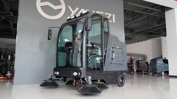 清掃環(huán)衛(wèi)車(chē)需要日常維護(hù)嗎？有什么作用